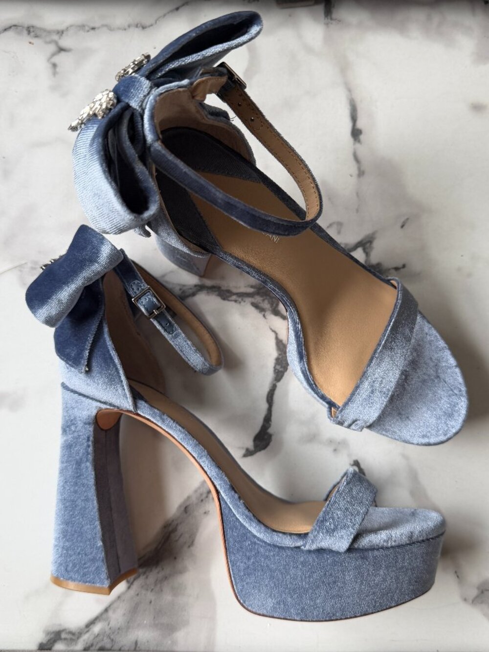 Antonio Melani Janie Blue Velvet Bow Back Platform Heels Size 9